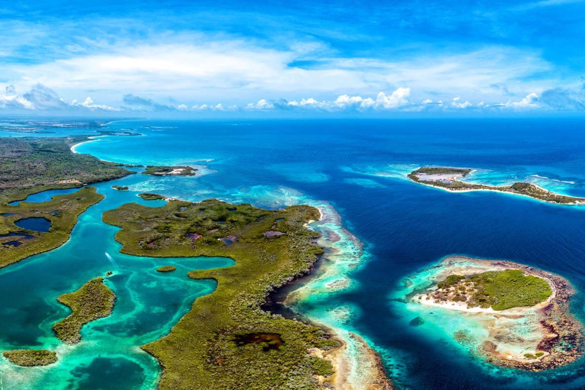 Андрос - Багамский остров с голубыми лагунами